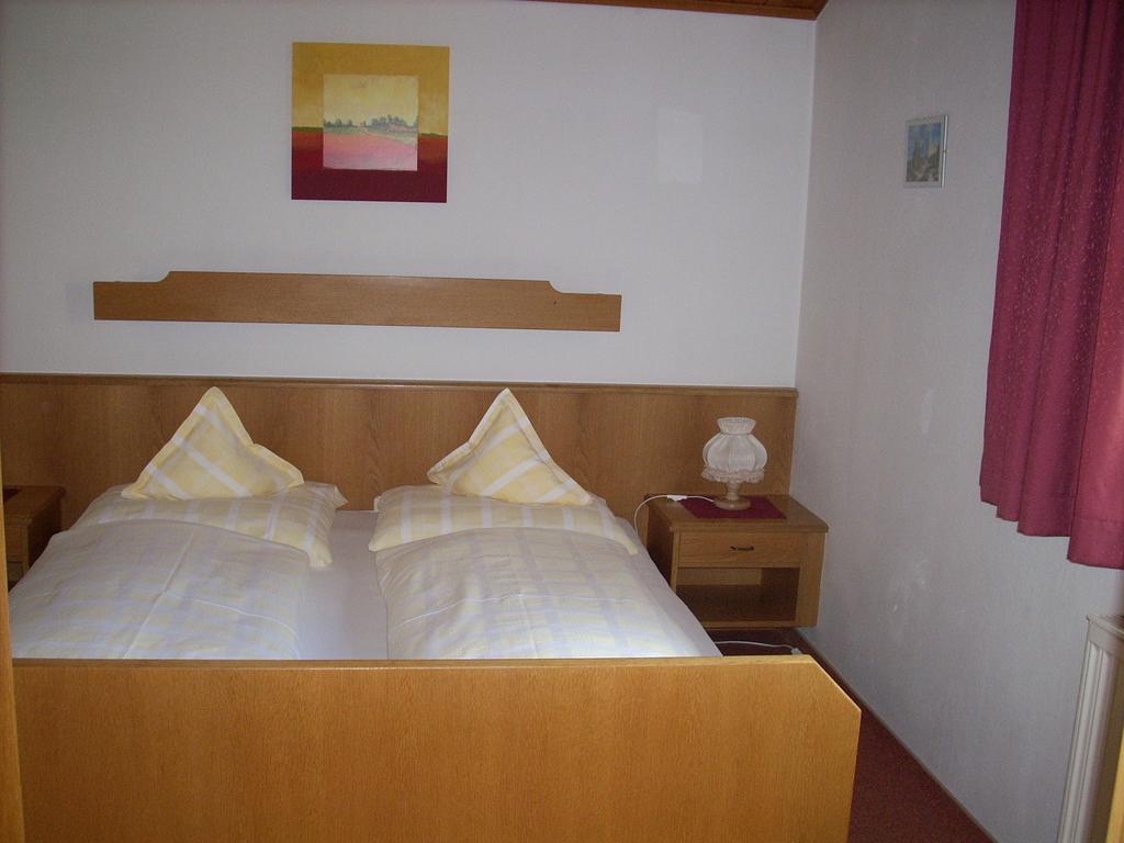 Haus Puit Mandarfen Pitztal Apartment Sankt Leonhard im Pitztal Room photo